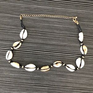 Shell Bead Choker Necklace - White & Gold